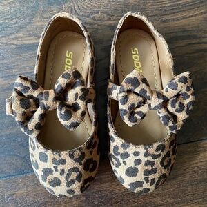 Girls Leopard Shoes Size 7M